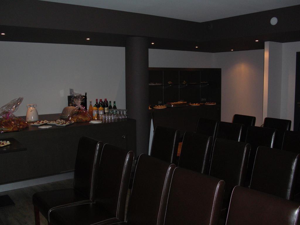 Hotel Bar Le Globe Saint-Die-des-Vosges Exteriör bild